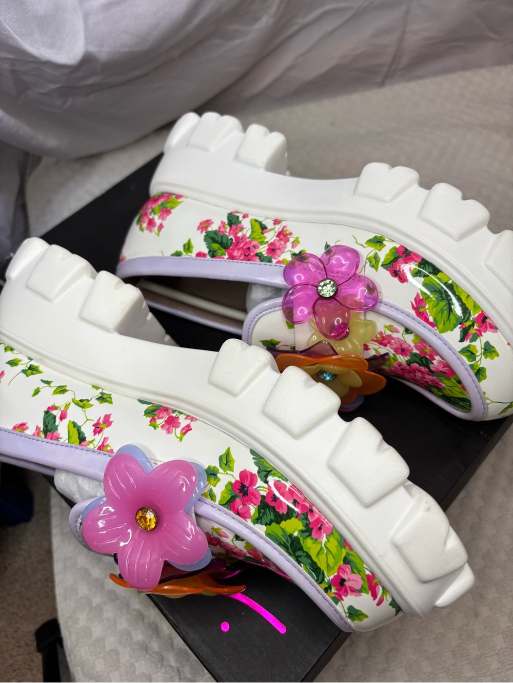 Betsey Johnson VINIE Floral Loafer - Picture 4 of 7